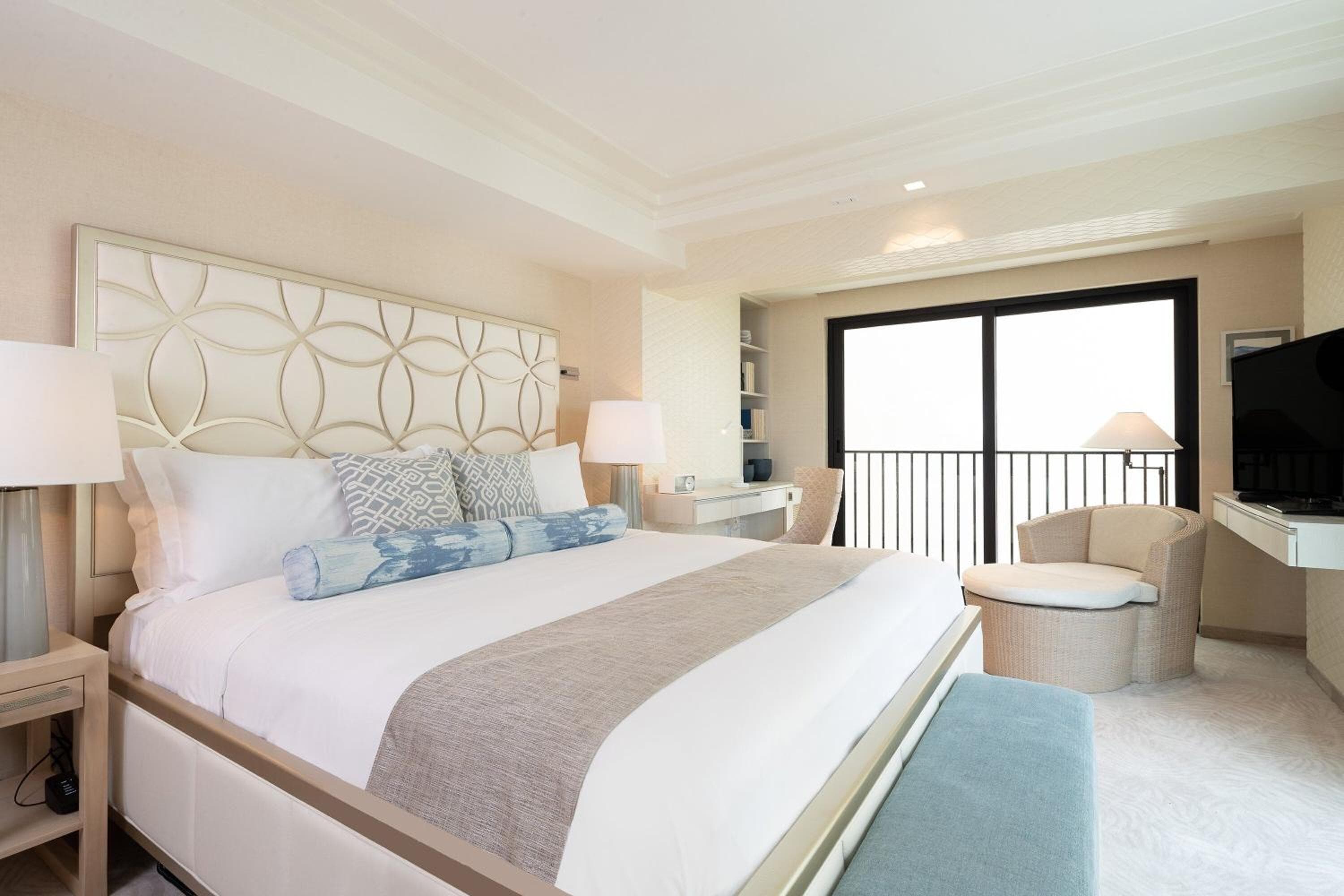 ESPACIO THE JEWEL OF WAIKIKI