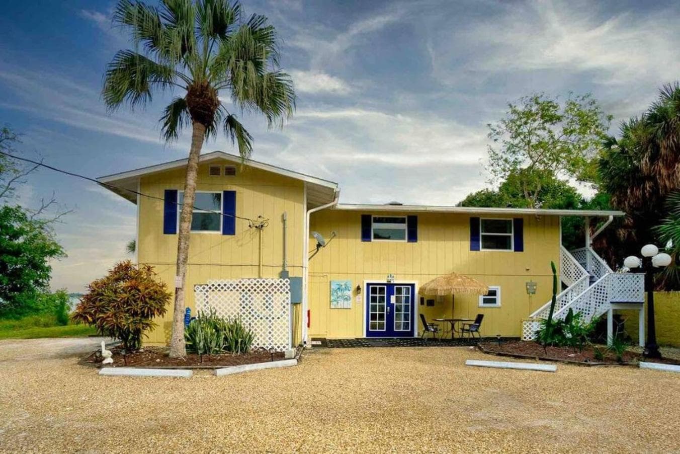 Island Oasis Delights with Extraordinary Bay Views
