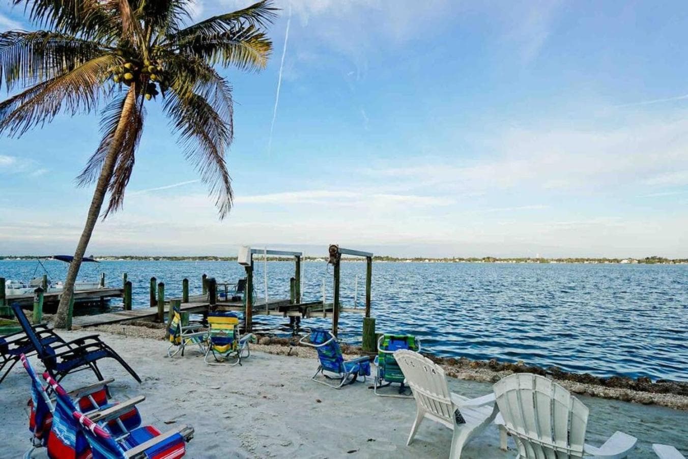 Waterfront "Paradise Bay" Wows Guests! Pool & Bay