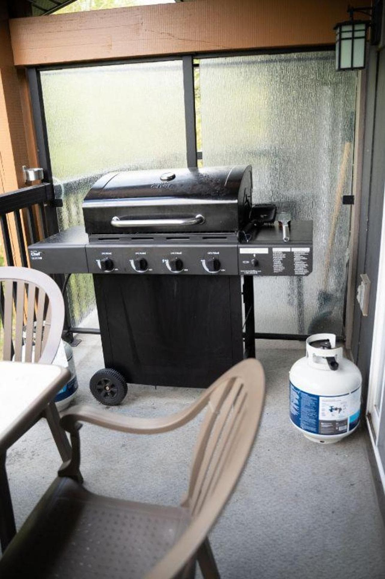 Hidden Gem 3BR King Beds-BBQ-Hot Tub-Pets OK