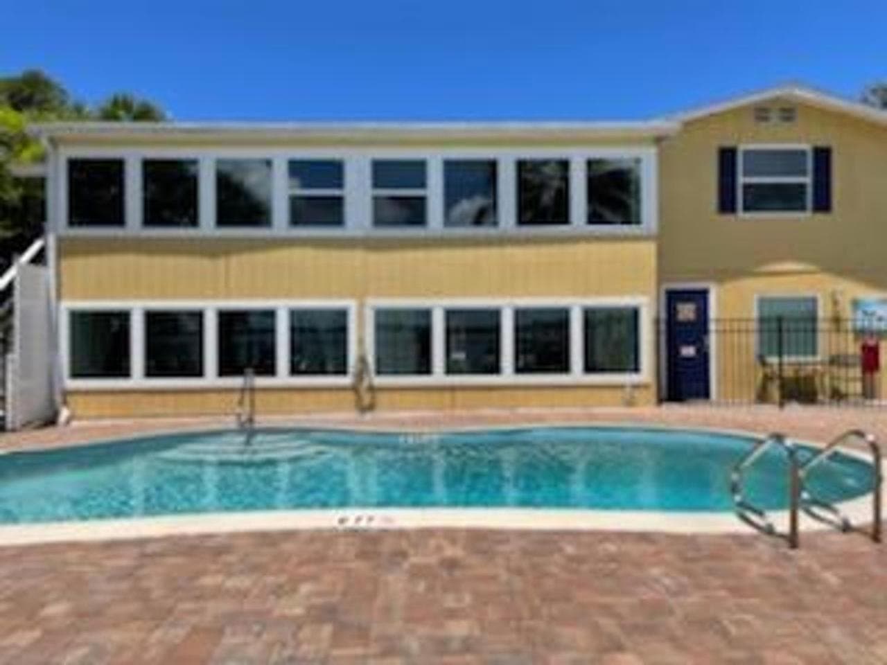 Waterfront "Paradise Bay" Wows Guests! Pool & Bay