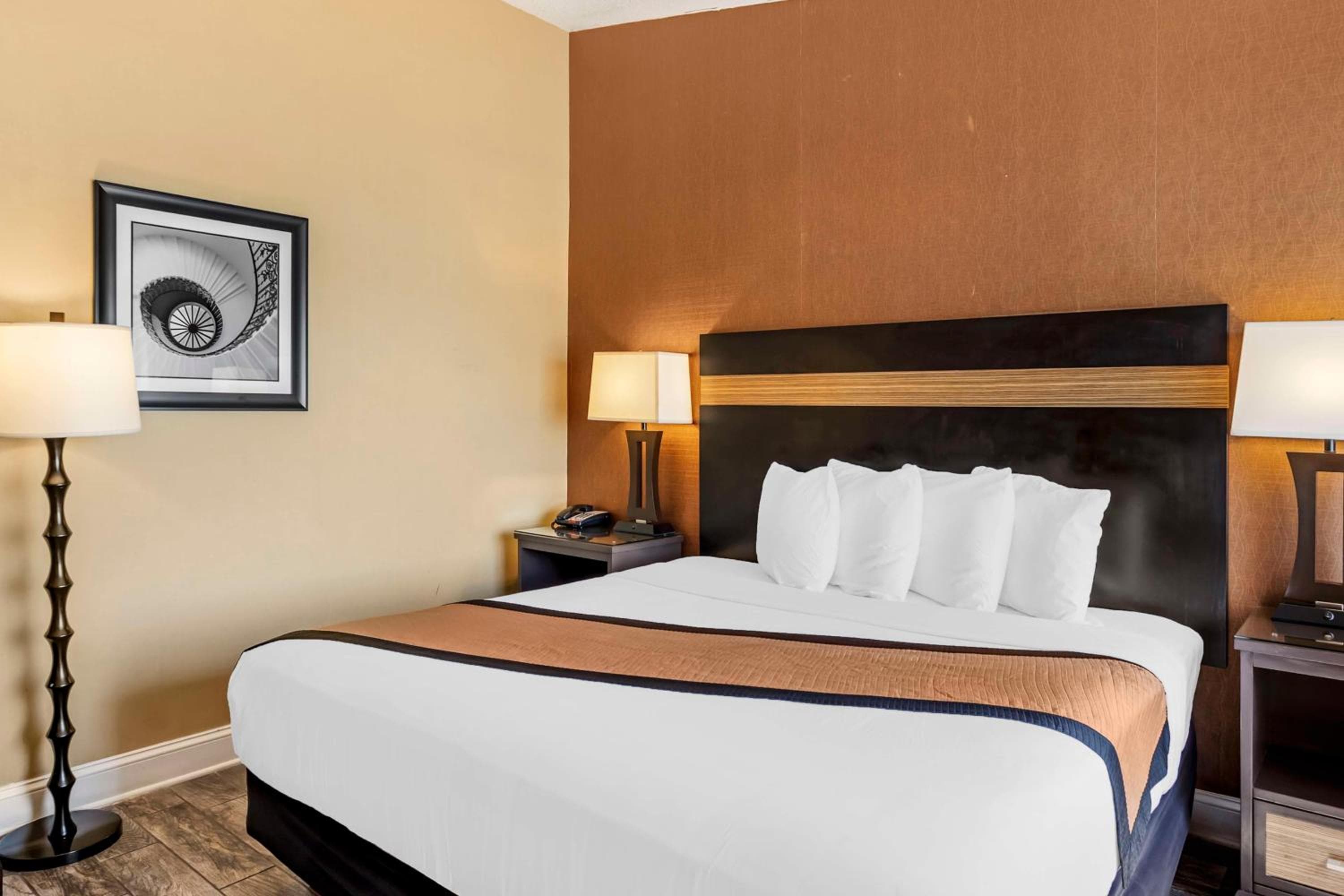 Aiden by Best Western Newark Airport