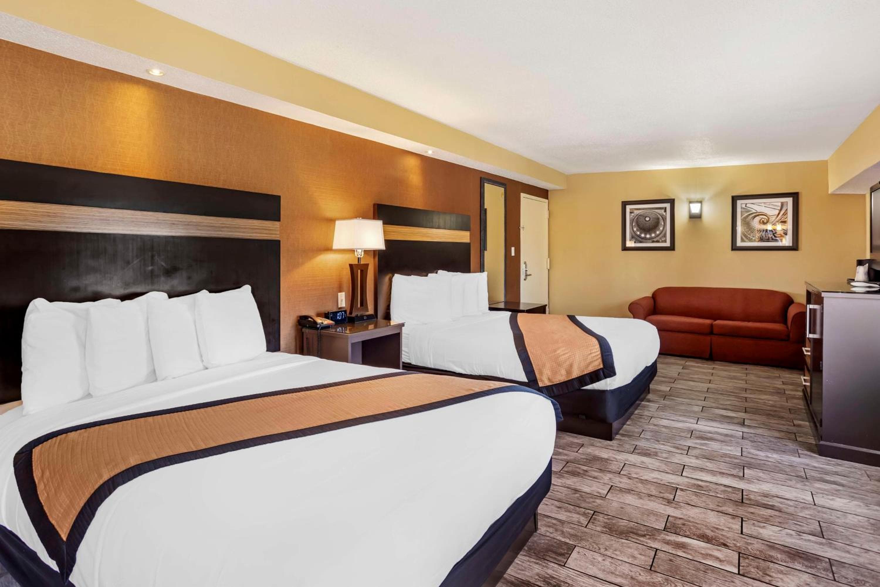 Aiden by Best Western Newark Airport