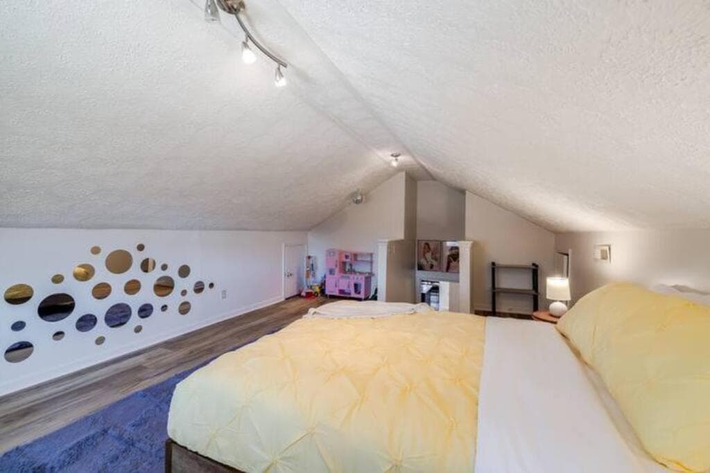 Spacious House Near Savannah Airport - 5 BR