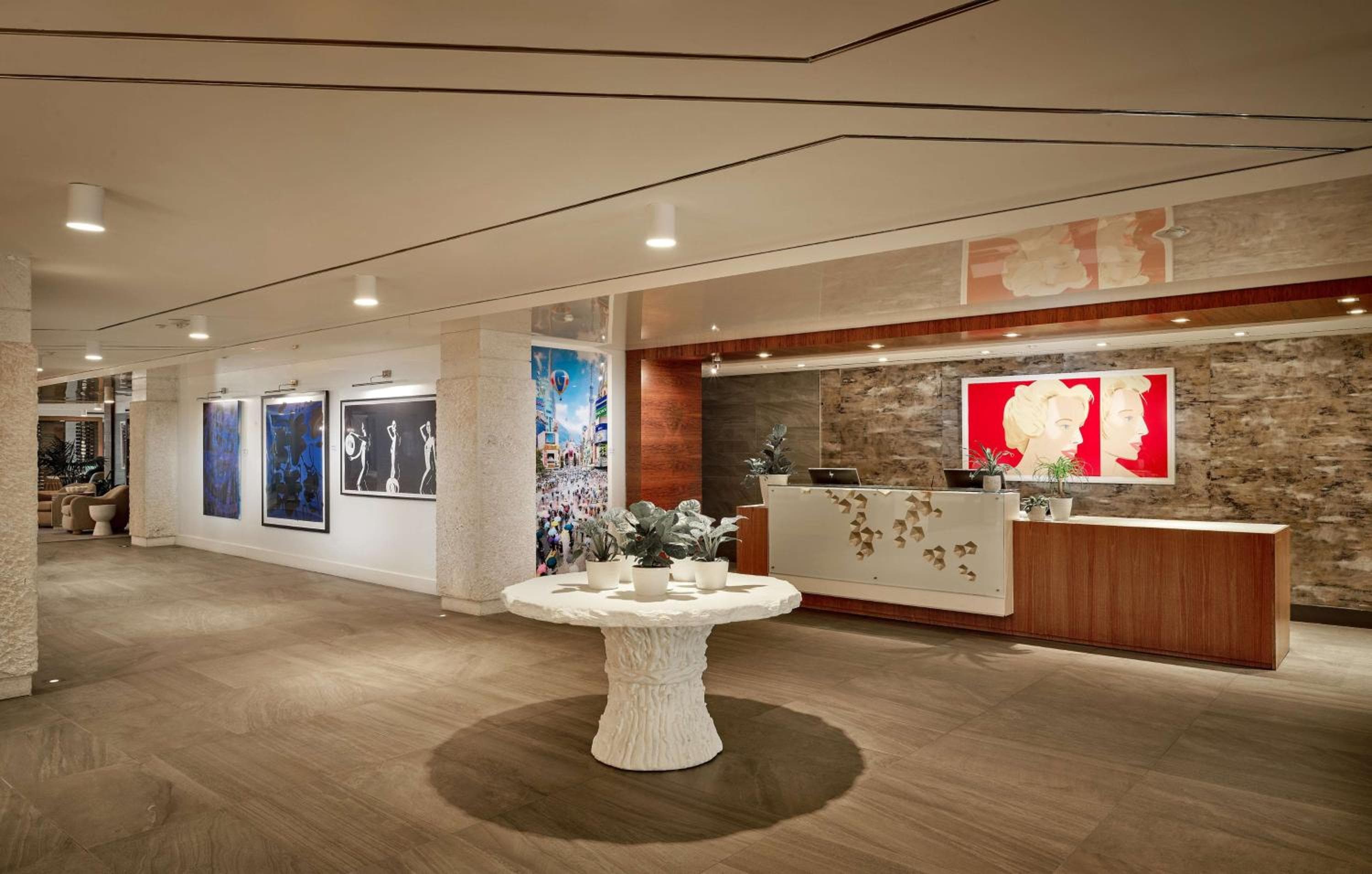 Waterstone Resort & Marina Boca Raton, Curio Collection by Hilton