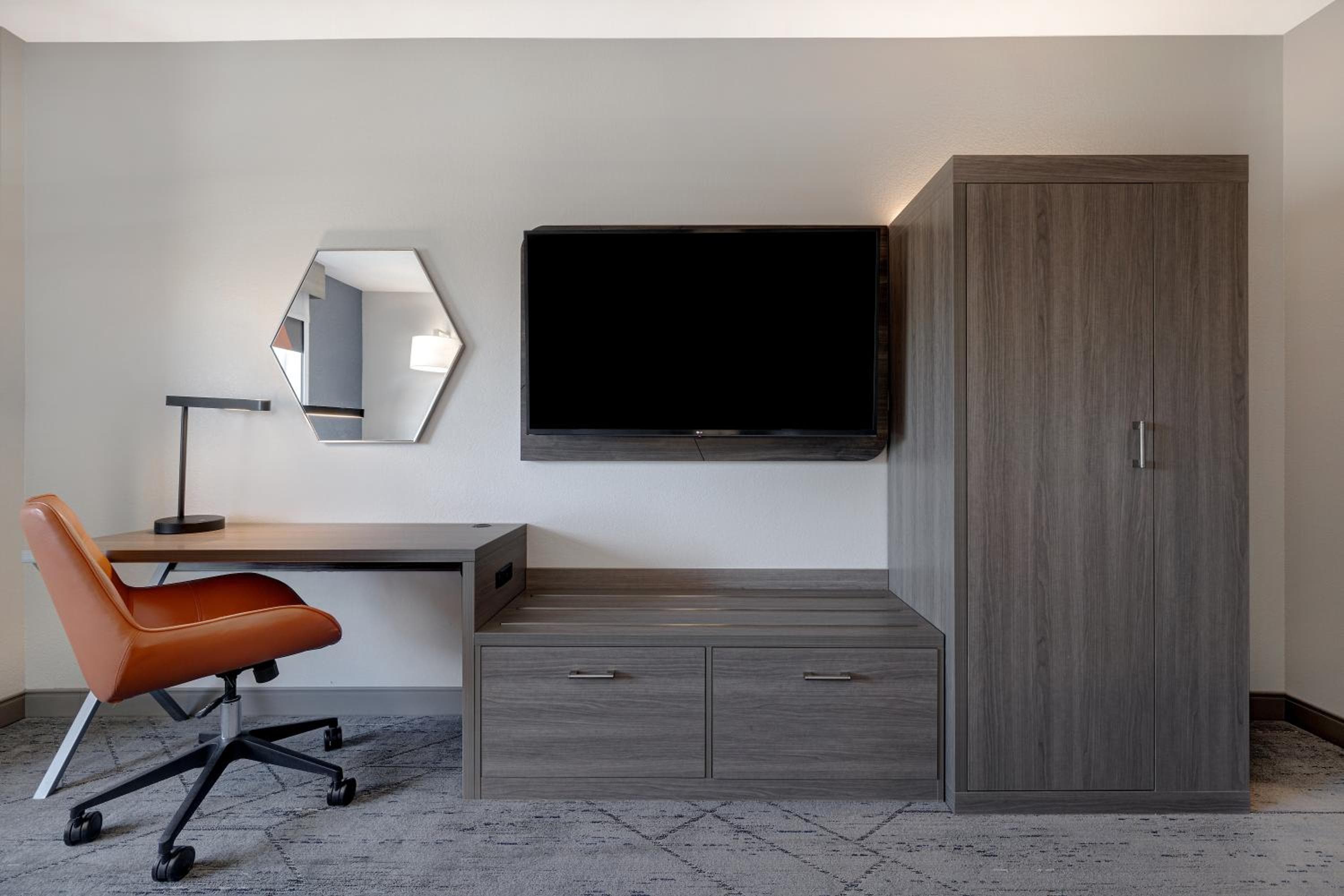 Holiday Inn Express & Suites Ontario - Chino Hills by IHG