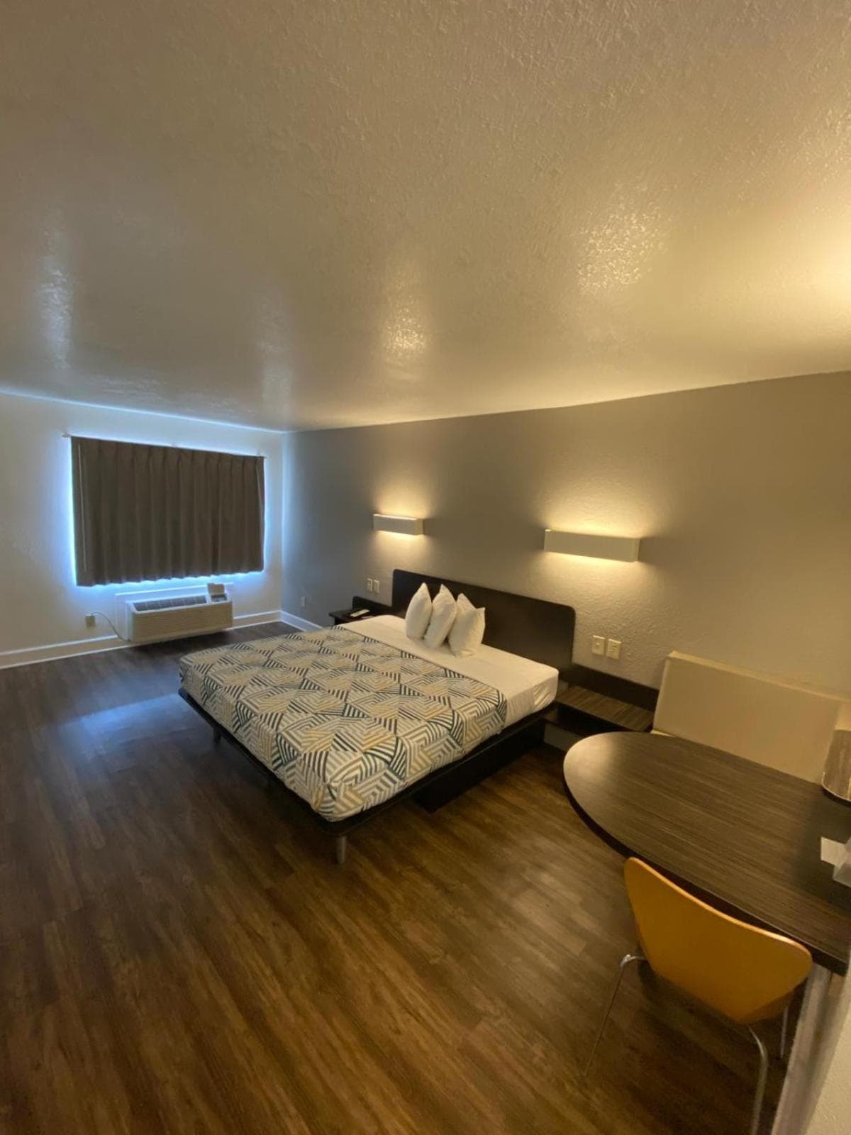 Motel 6 Manchester TN