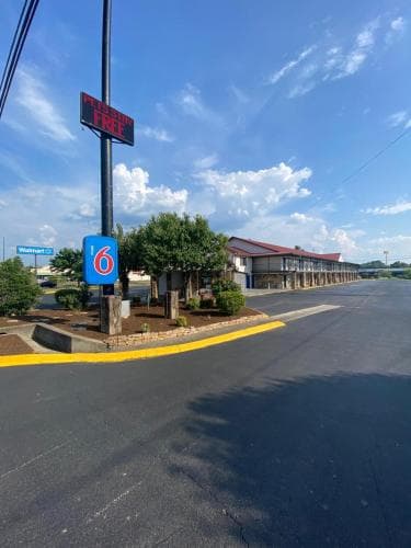 Motel 6 Manchester TN