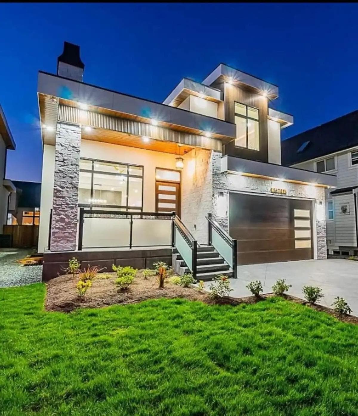 NEST- Modern 2BR Basement Retreat in South Surrey