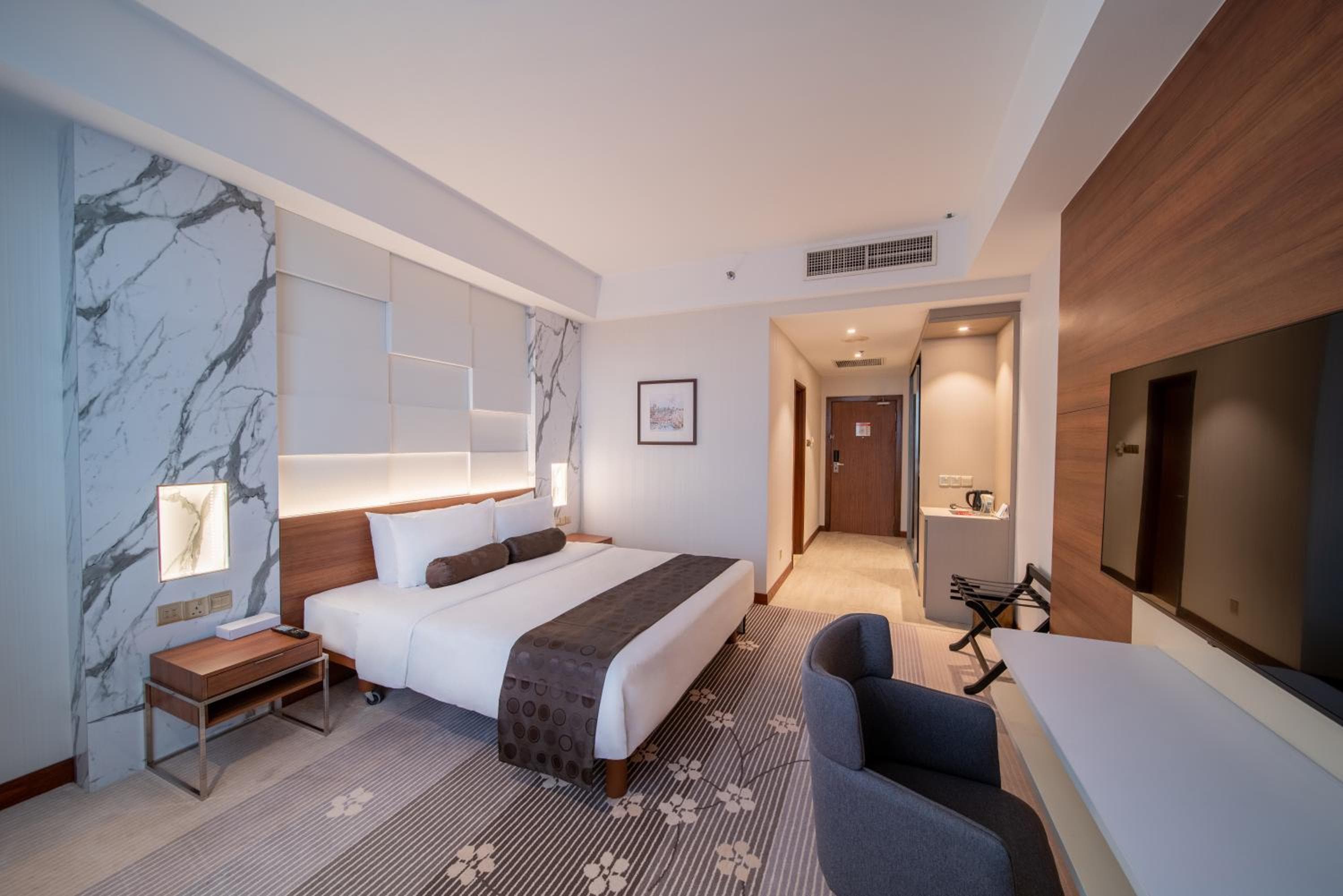 St Giles Boulevard