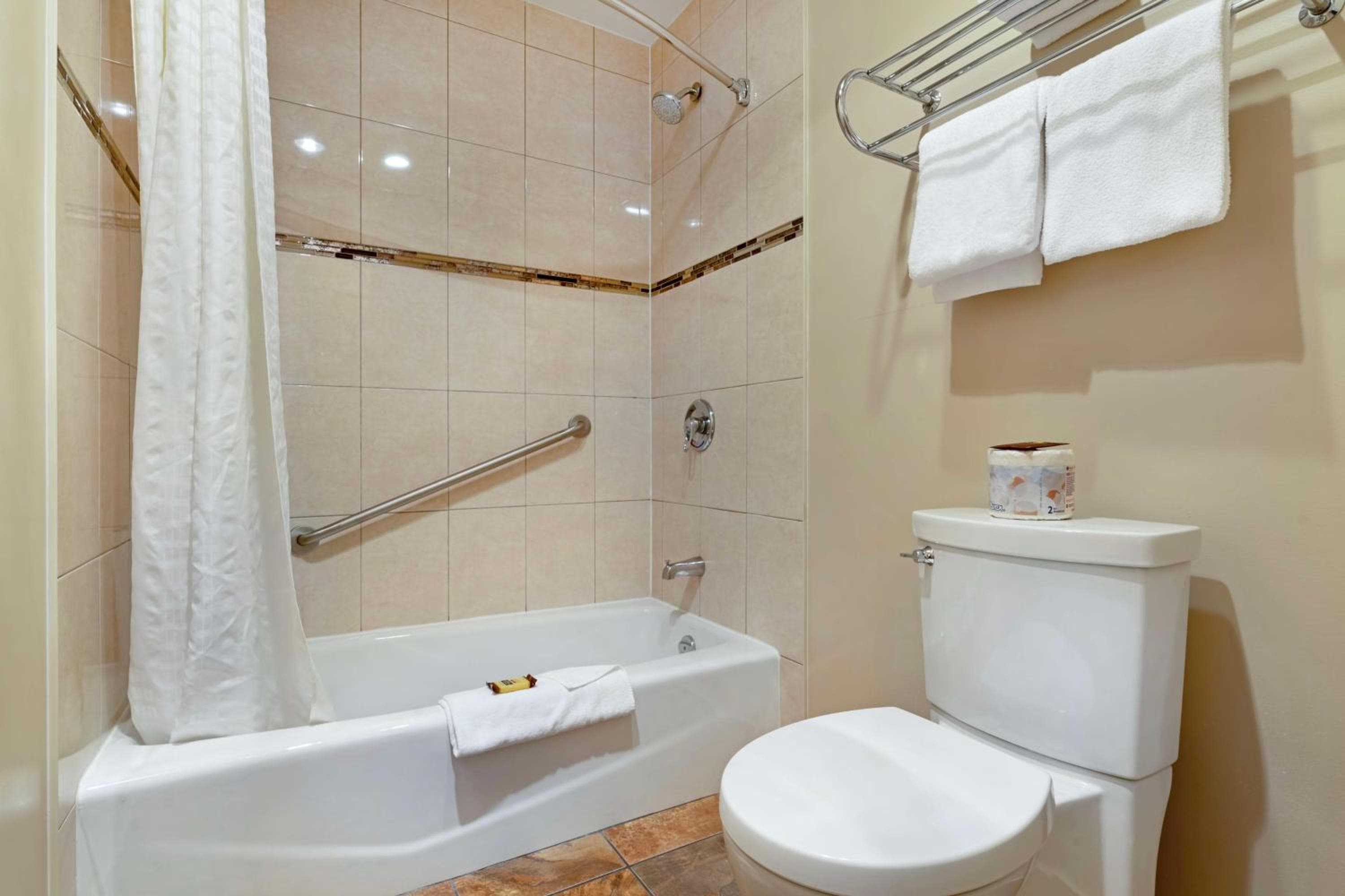 Best Western PLUS Burnaby Hotel