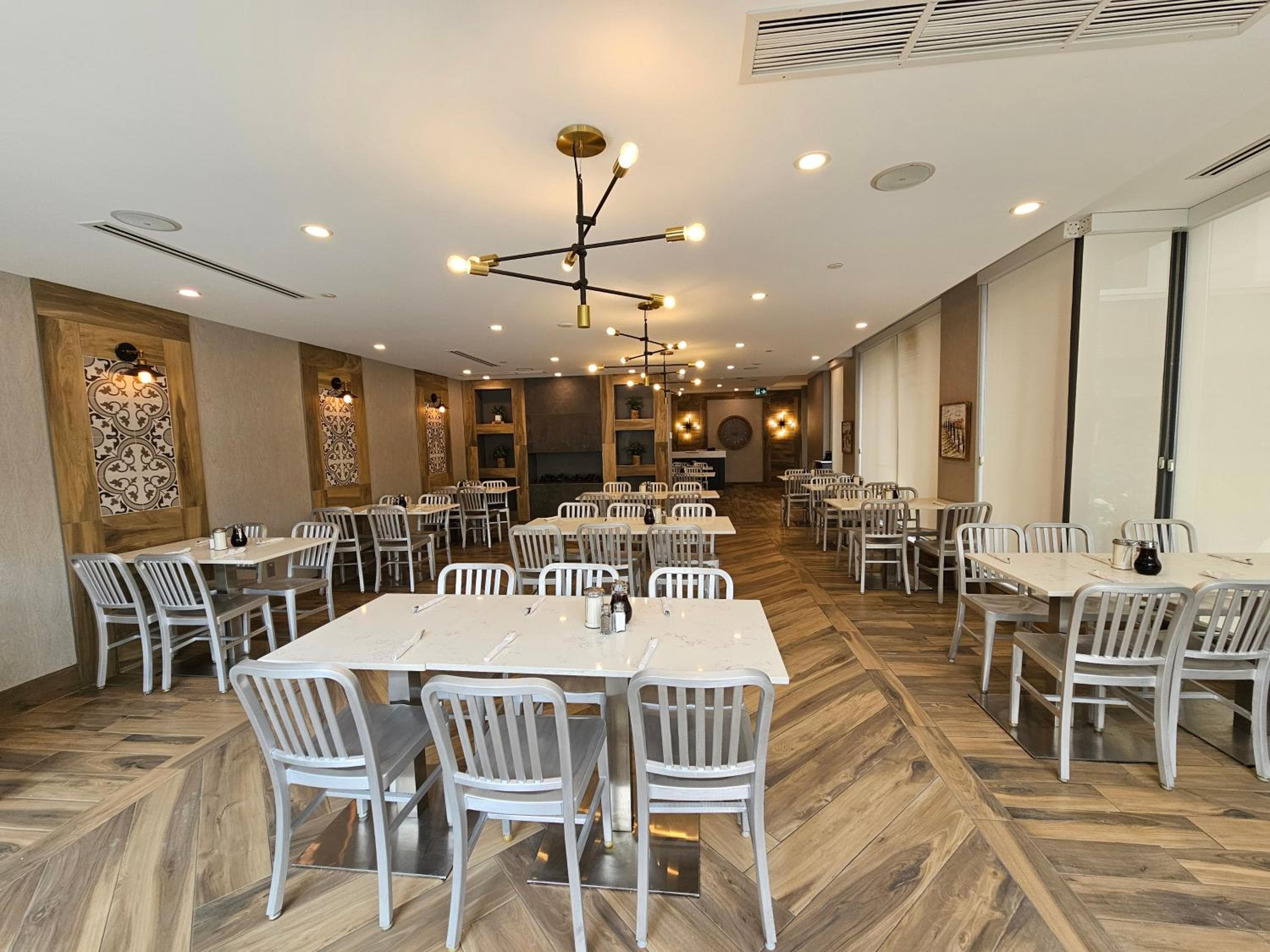 Vittoria Hotel & Suites