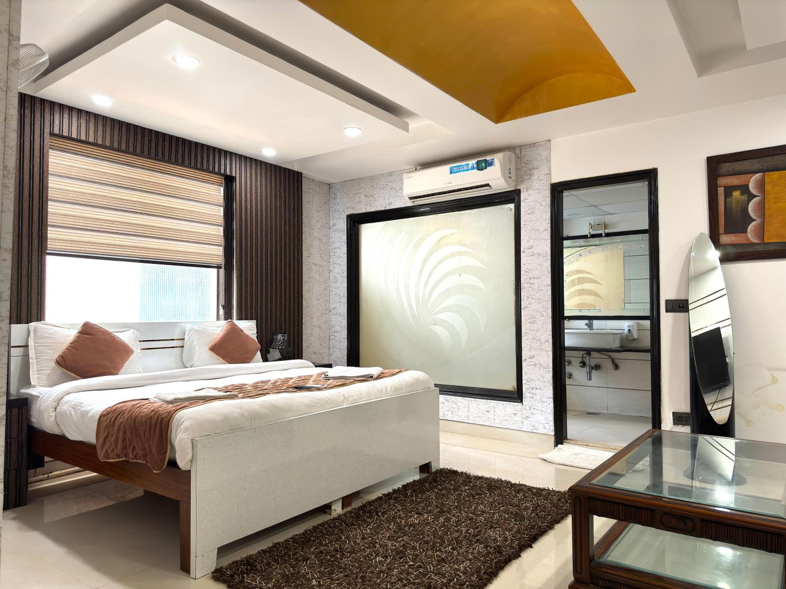Hotel The Daanish Residency - Karol Bagh