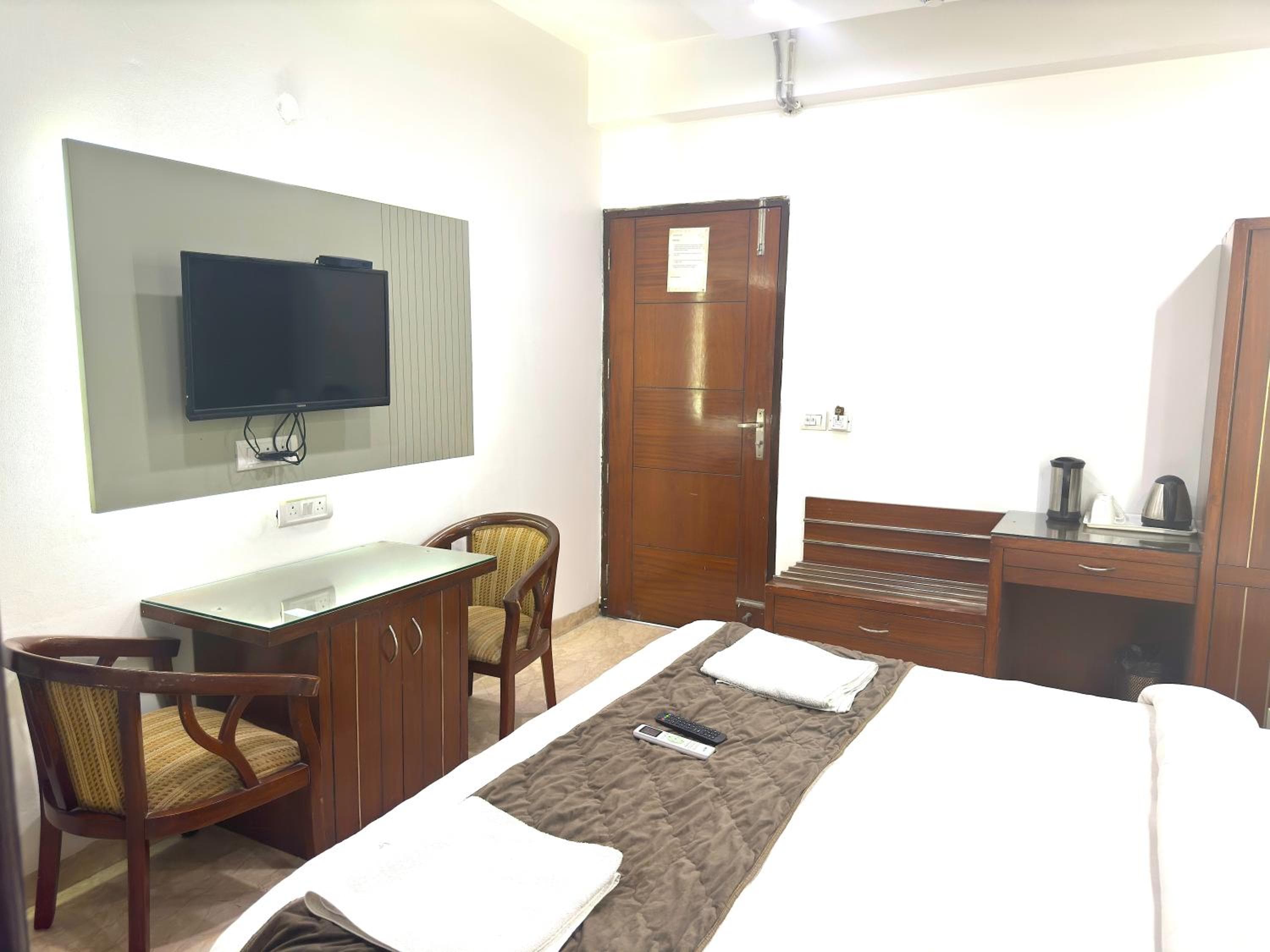 Hotel The Daanish Residency - Karol Bagh