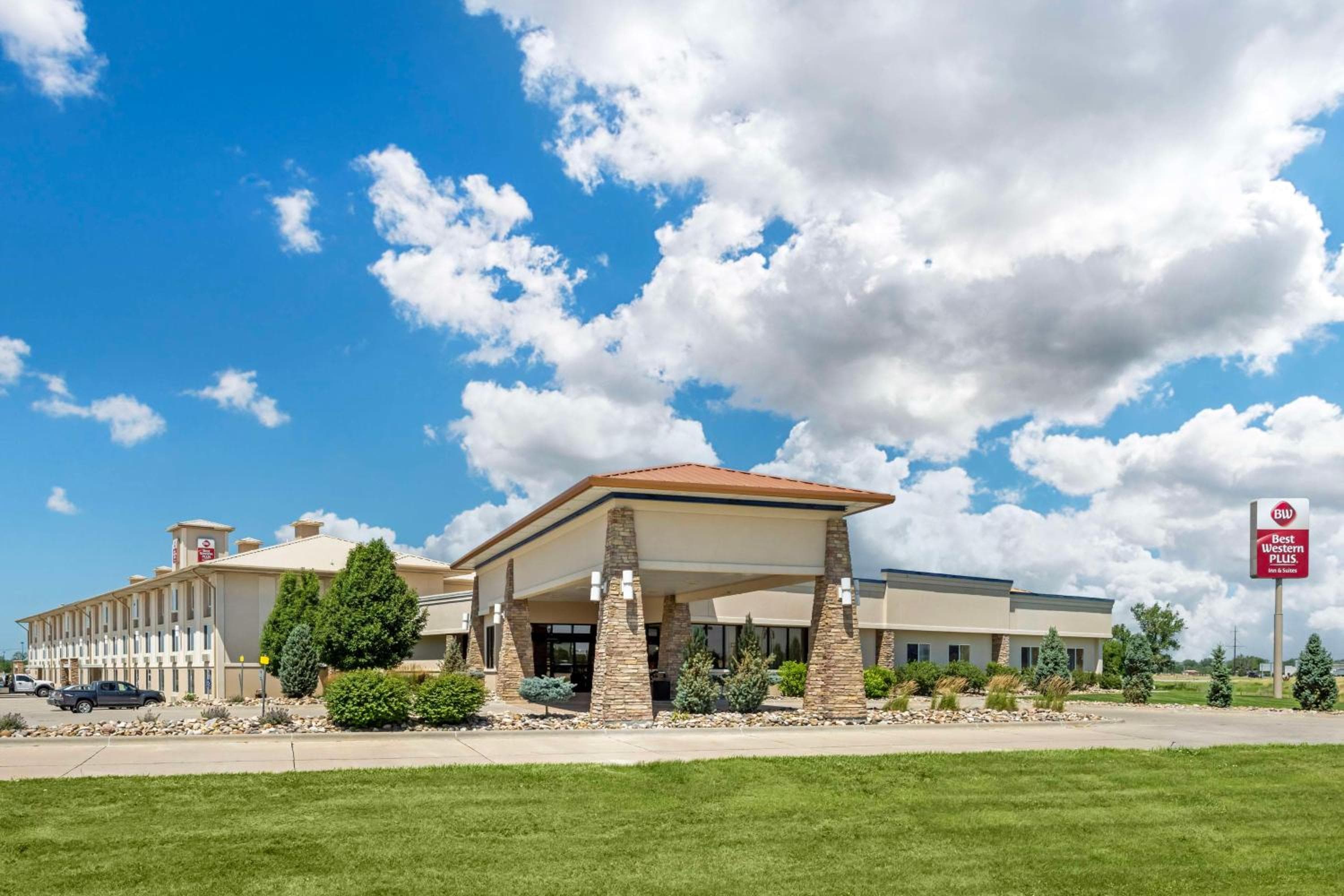Best Western Plus Mid Nebraska Inn & Suites