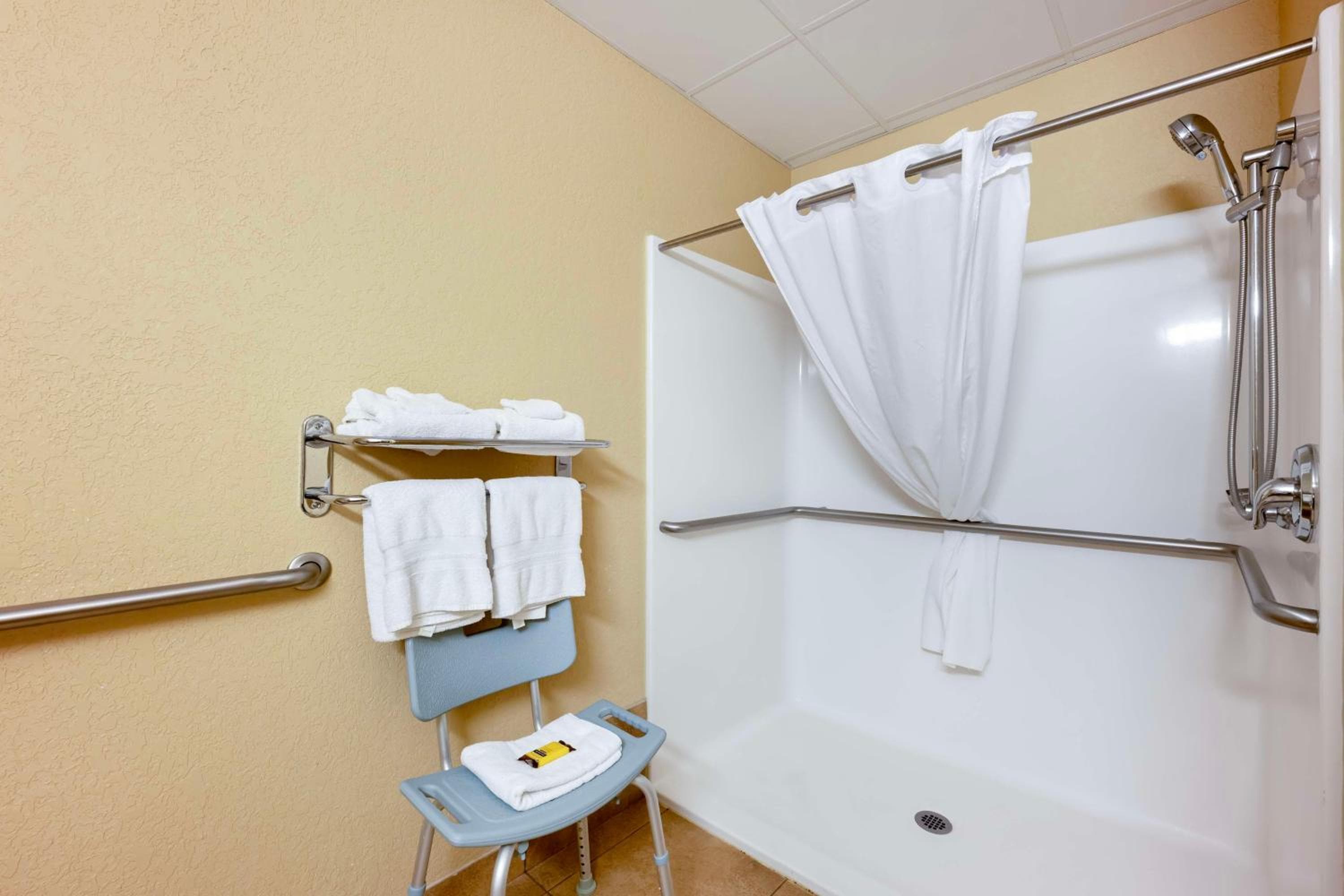 Best Western Plus Mid Nebraska Inn & Suites