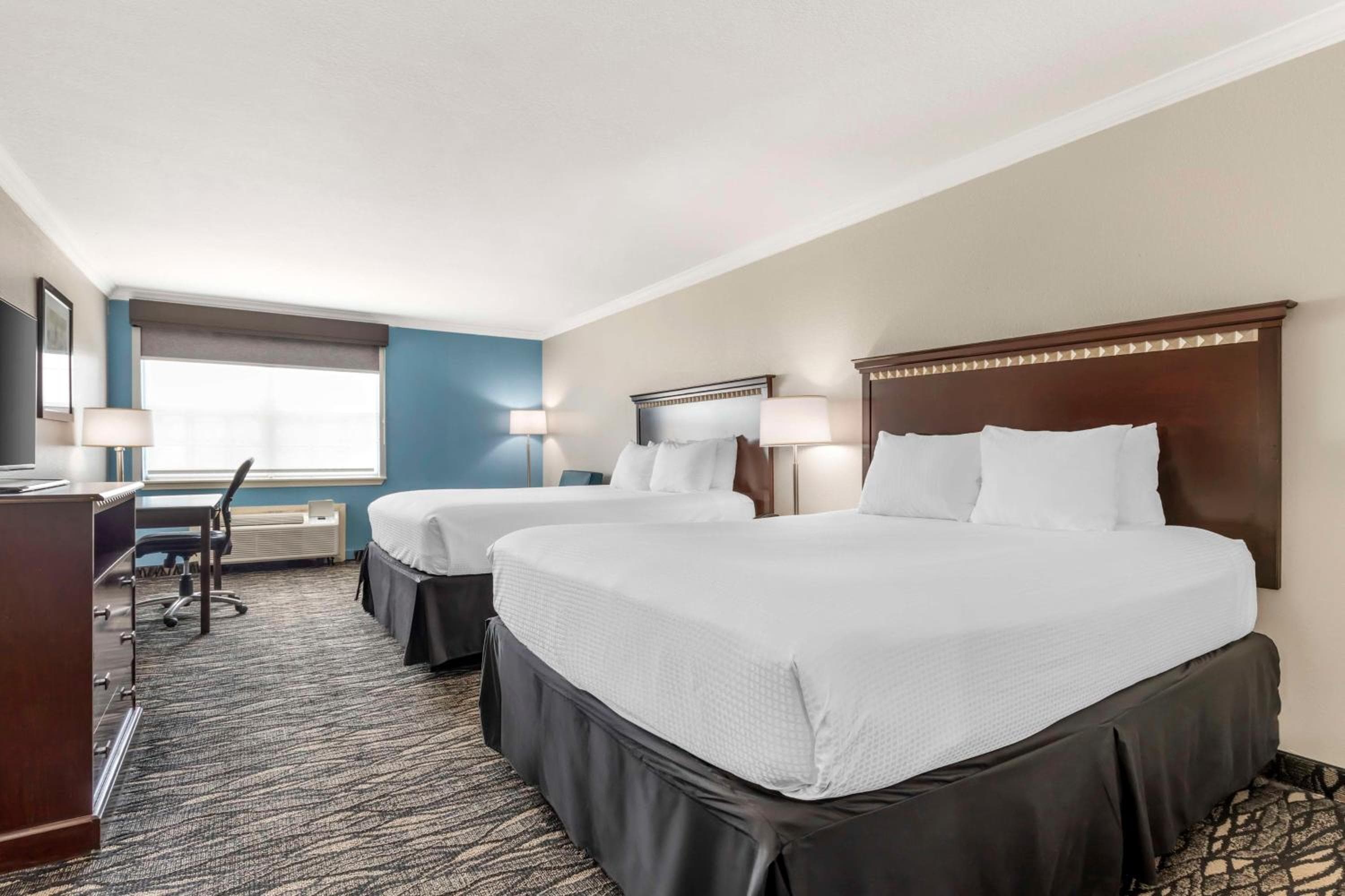 Best Western Plus Lake Worth Inn & Suites