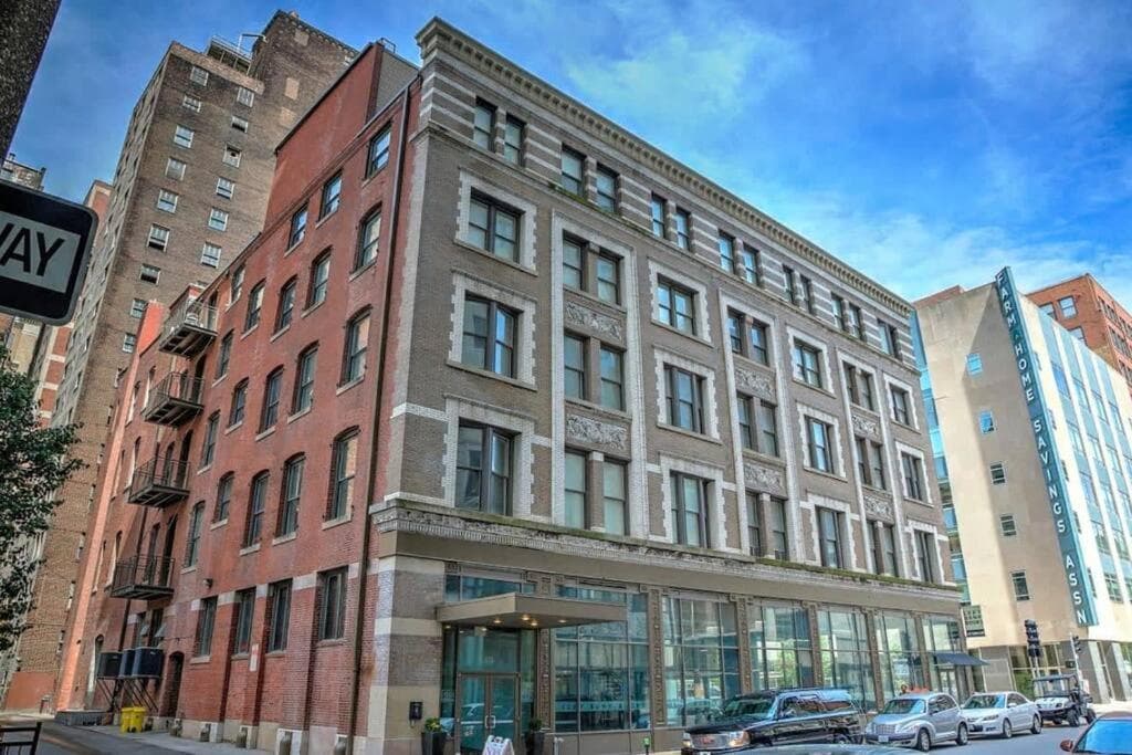 1BR with W&D Mins To America Center Downtown