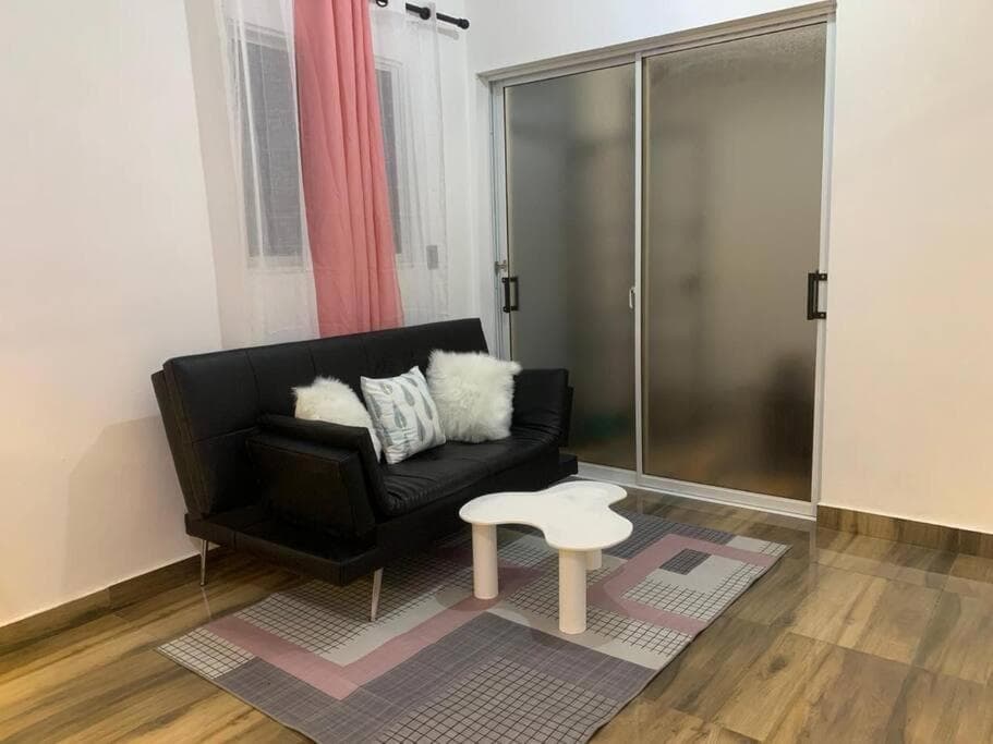 A 7 minutos del Aeropuerto SDQ, Moderno y Compacto Apartamento