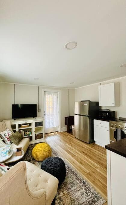Updated, Fenced, Pet Friendly Downtown Cottage
