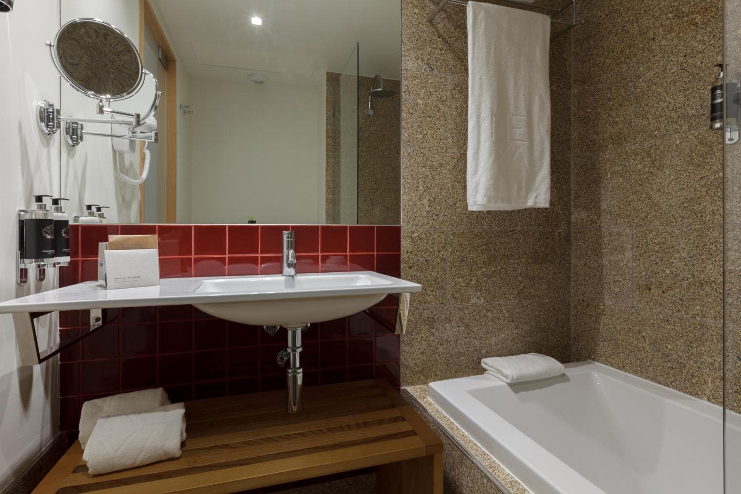 NEYA Porto Hotel
