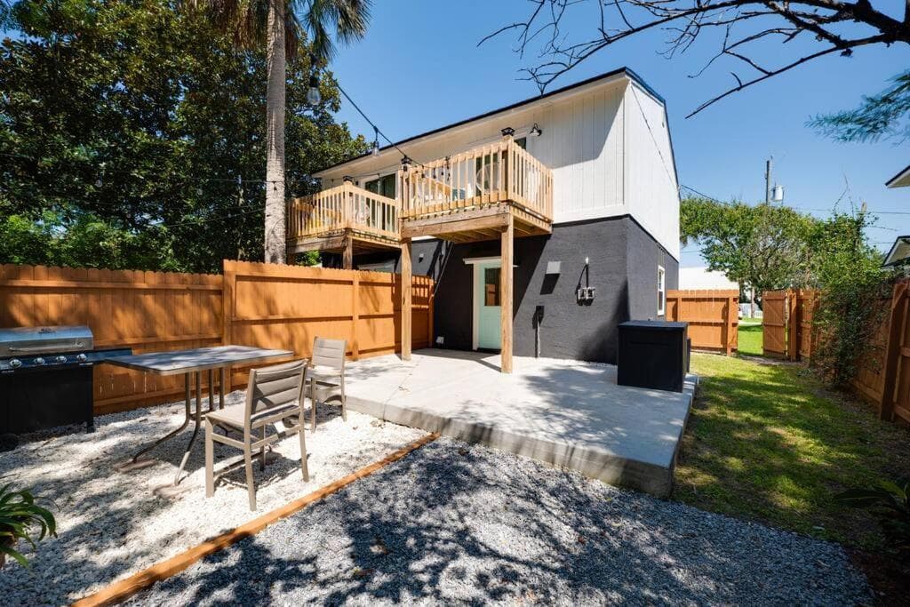 Be a Nomad - Combined House - 4 blks to beach