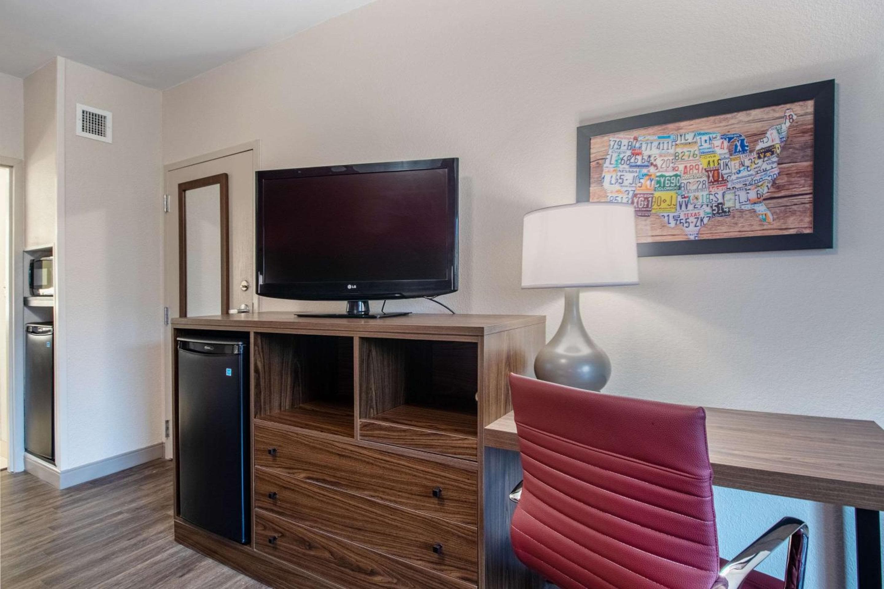 Econo Lodge Inn & Suites Foley-North Gulf Shores