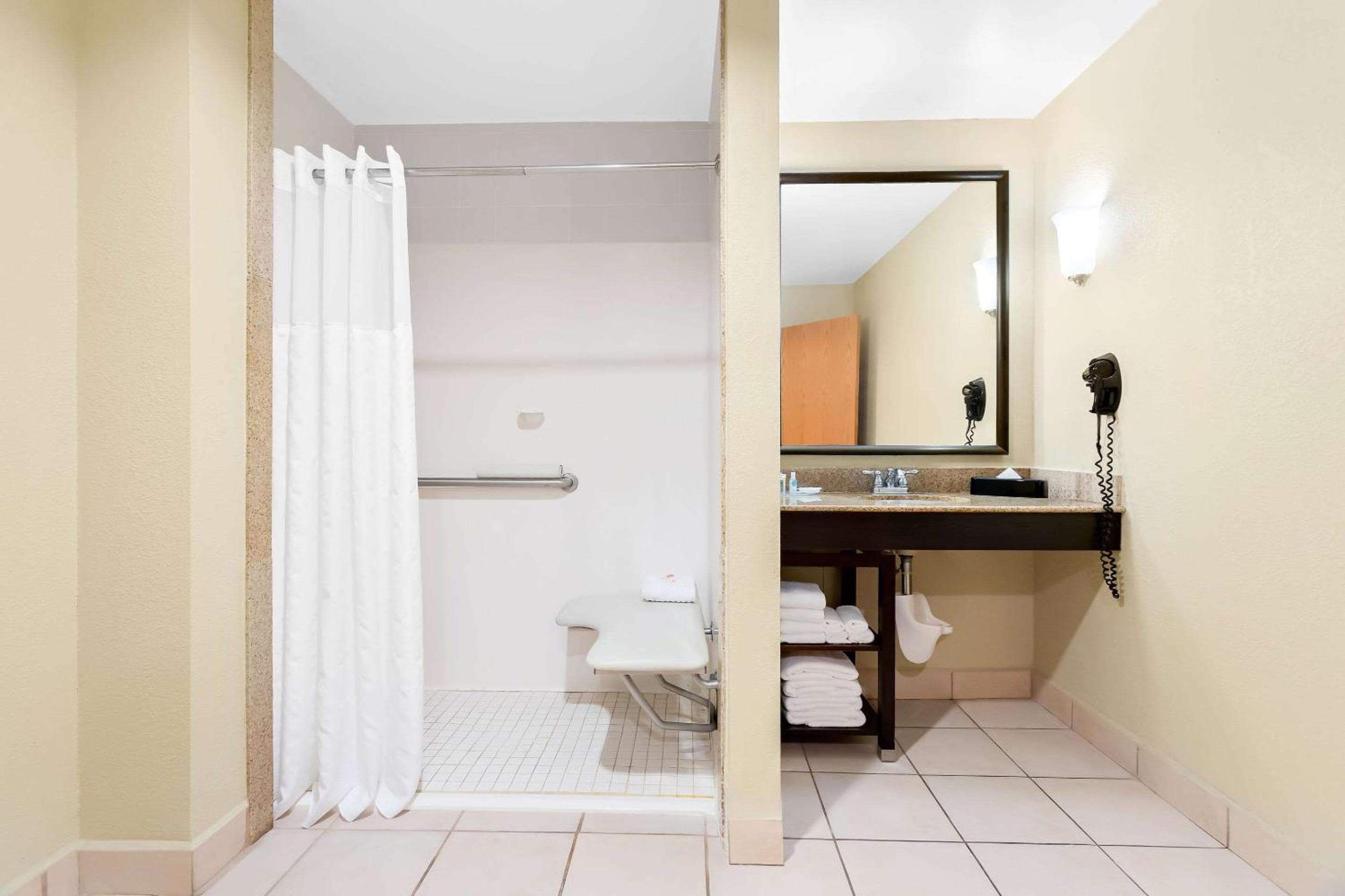 Comfort Suites Tampa Airport North