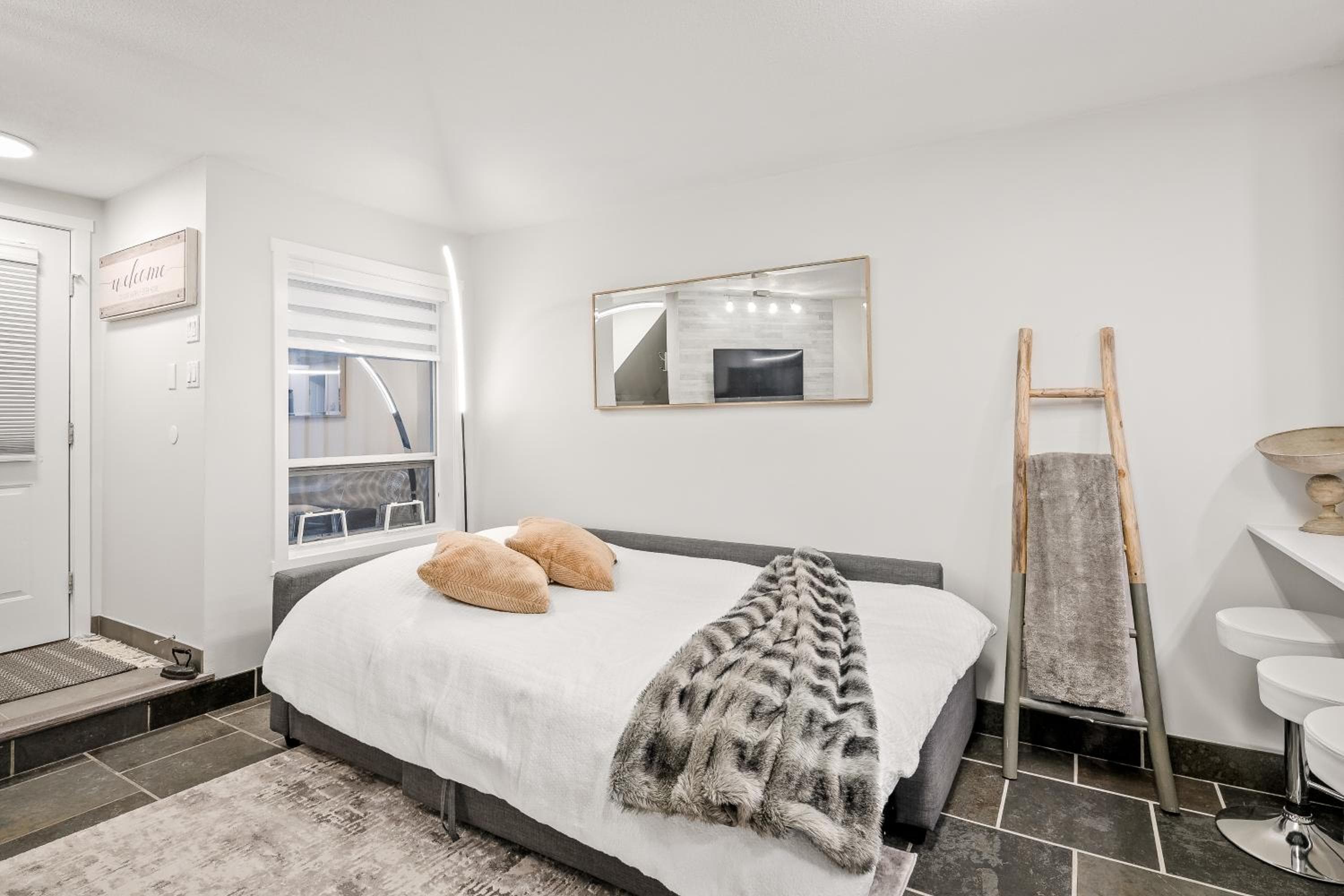 Whistler Village, Private Hot Tub, Free Parking
