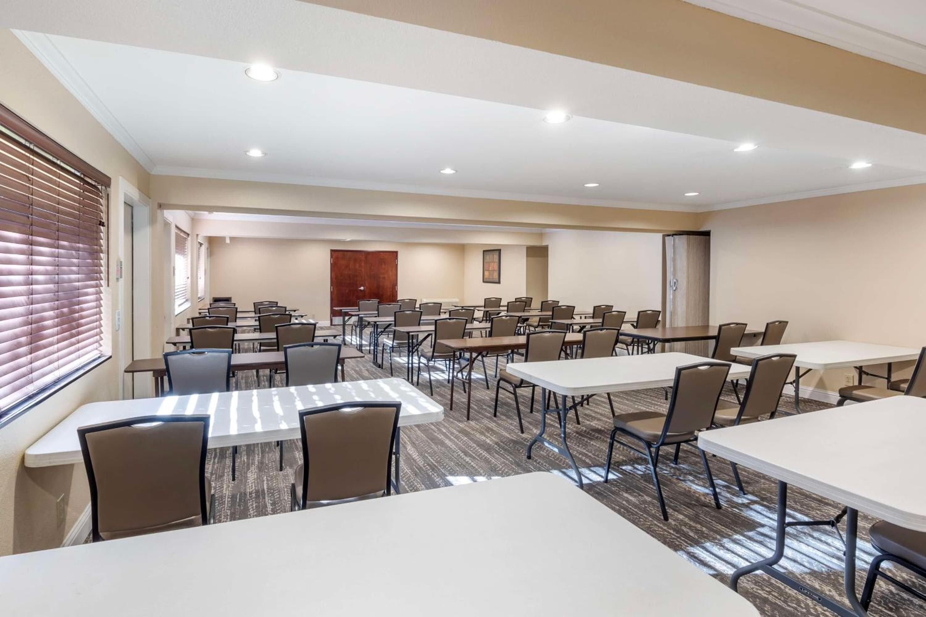 Best Western Plus Orchid Hotel & Suites
