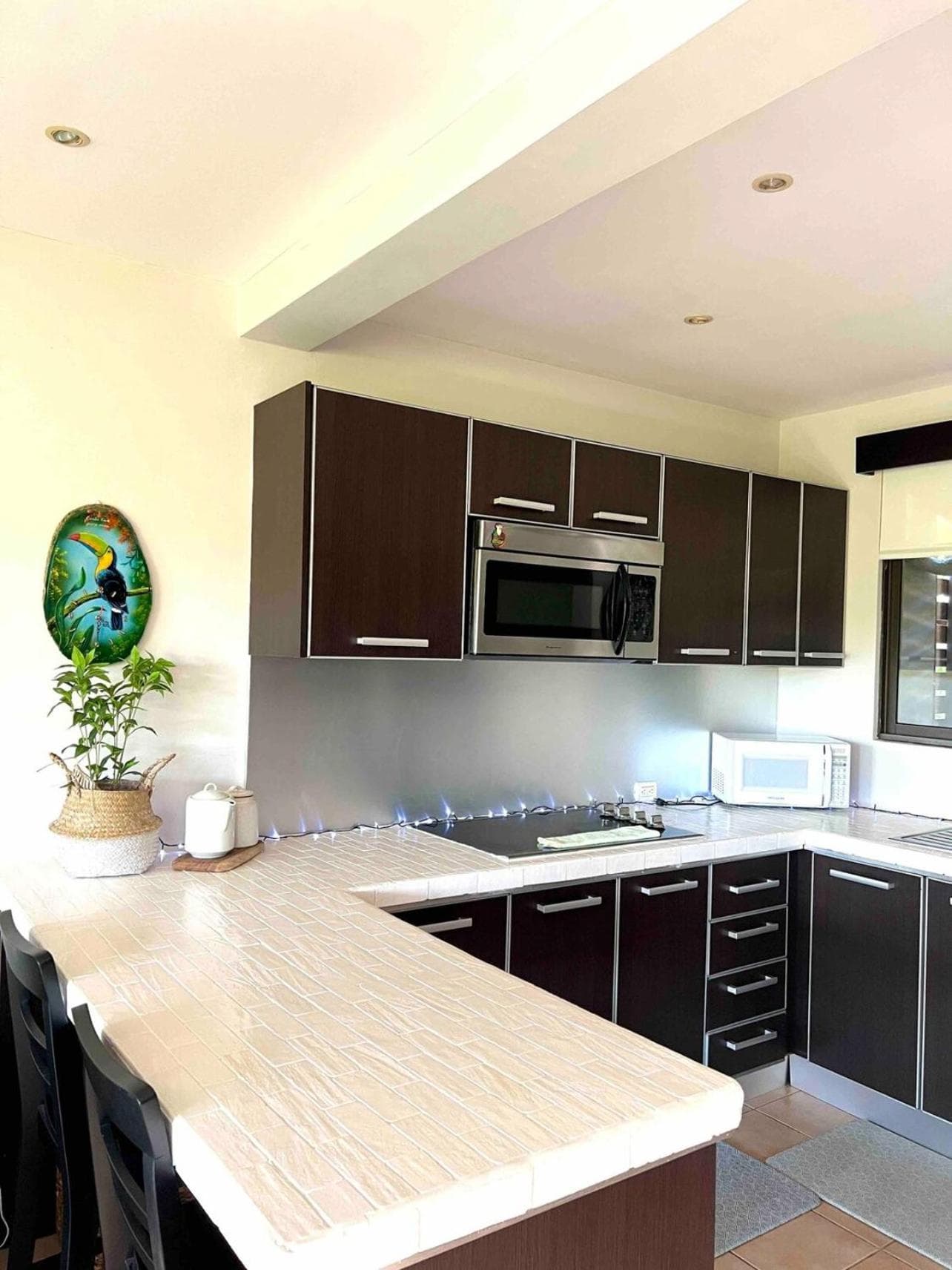 Stylish & Comfortable Condo with Balconies
