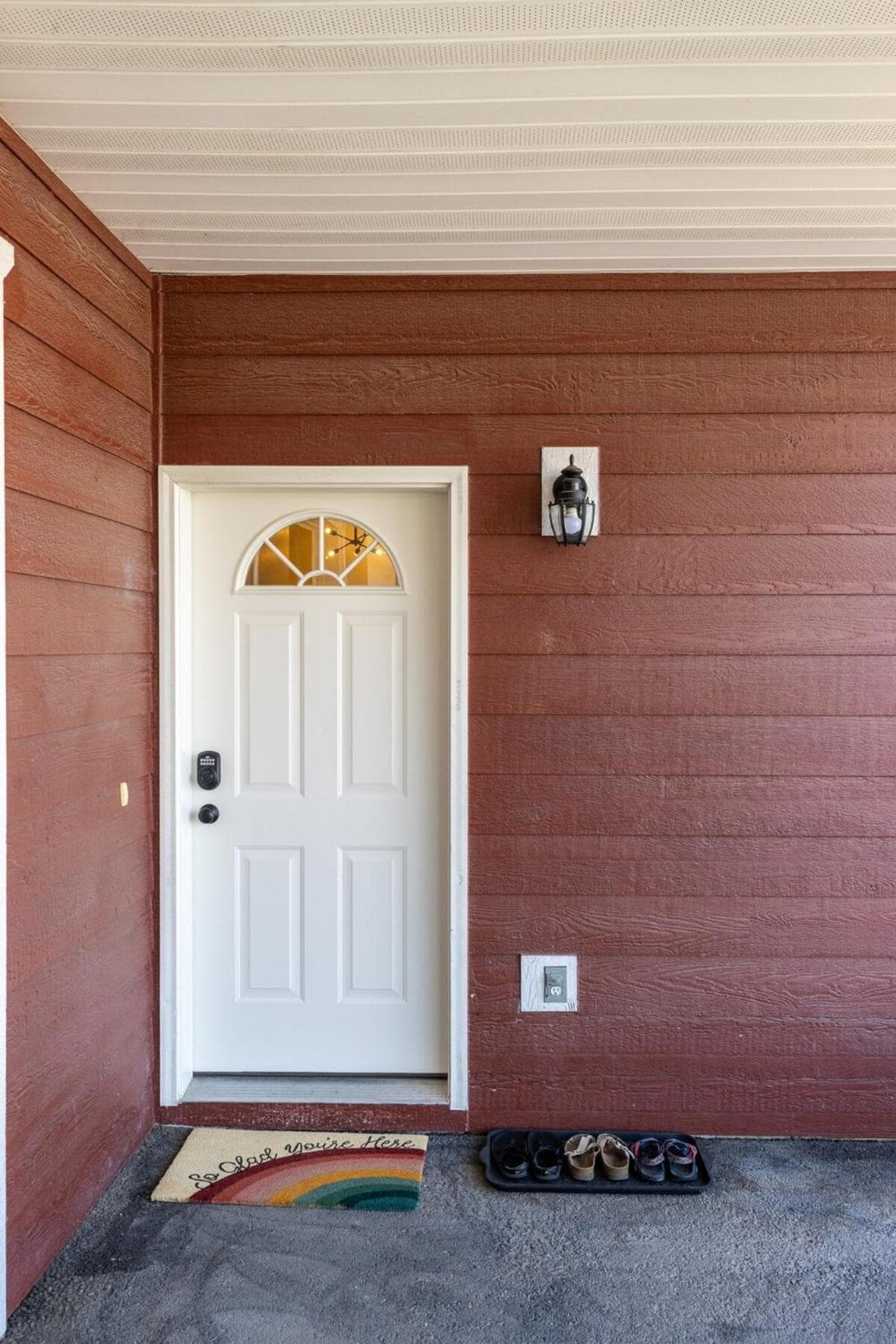 Modern Townhome Enclosed Garage Washer & Dryer