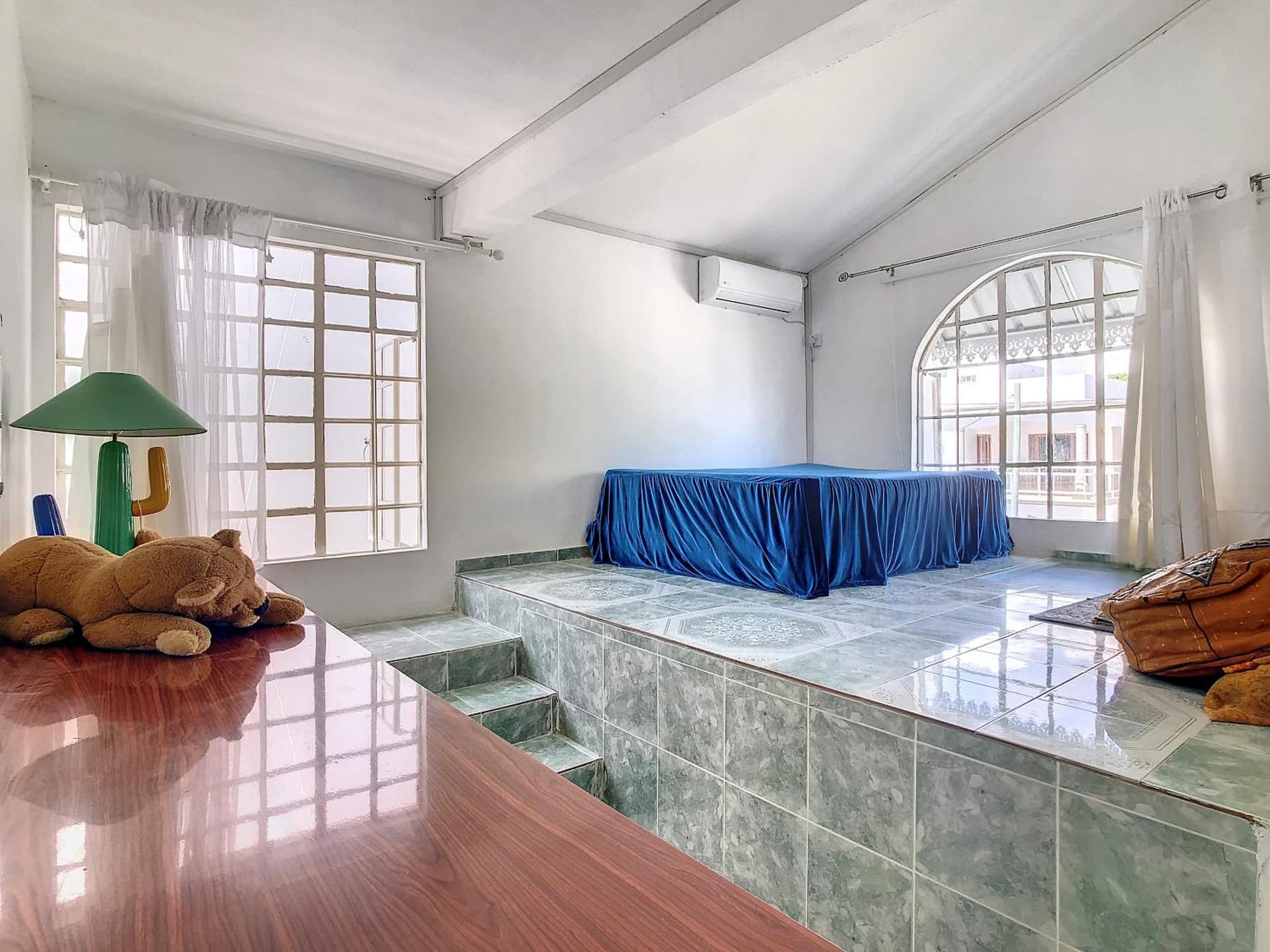 Spacious Apartment in Calodyne with Enclosed Garden
