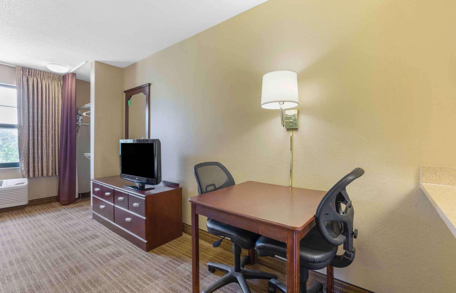 Extended Stay America Suites - Chicago - Elmhurst - O'Hare