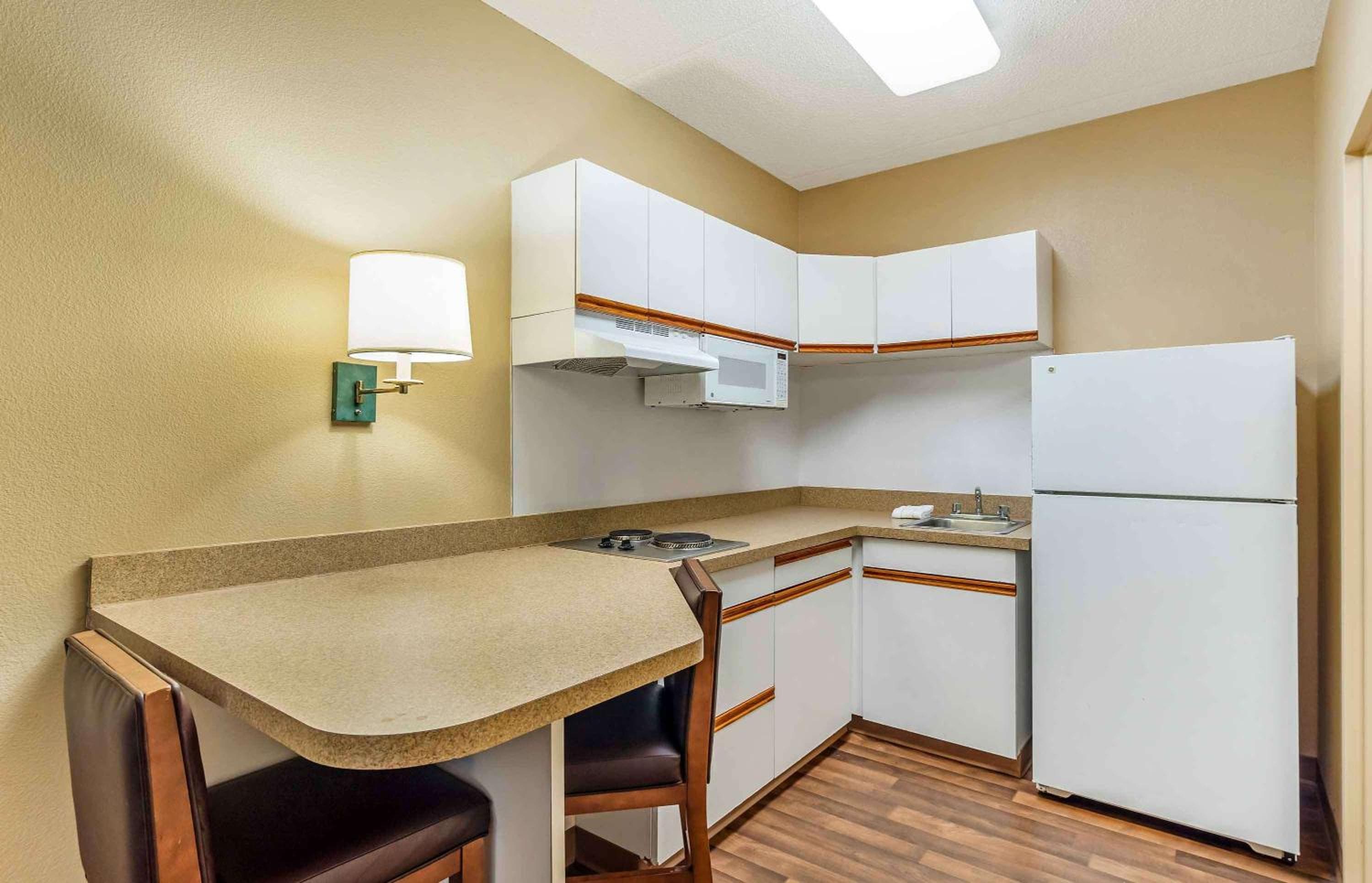 Studio 6 Extended Stay Chicago Vernon Hills Lincolnshire IL
