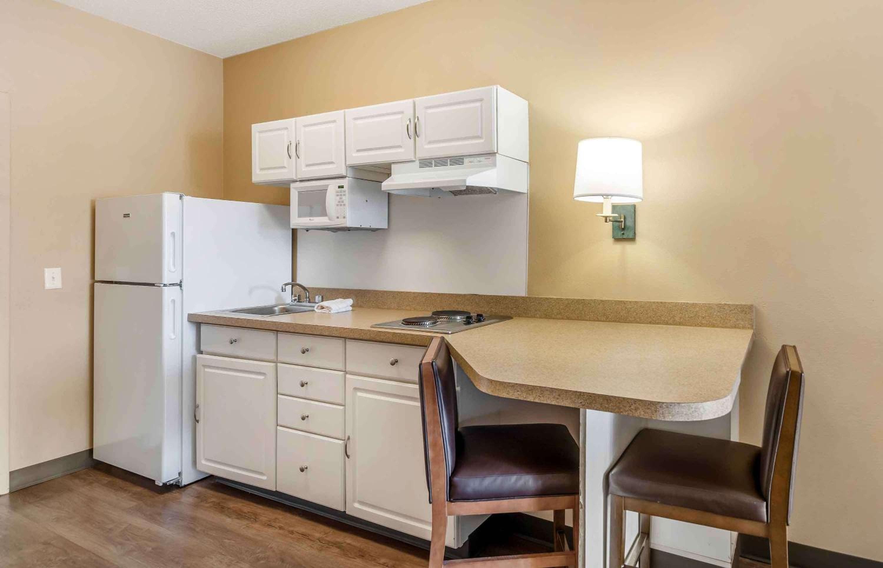 Studio 6 Extended Stay Chicago Vernon Hills Lincolnshire IL
