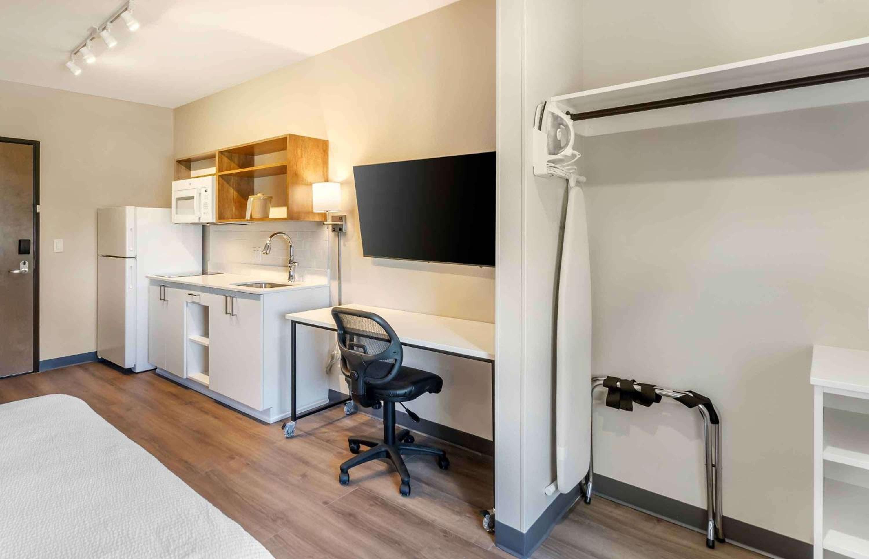 Extended Stay America Premier Suites - Fort Myers - Airport
