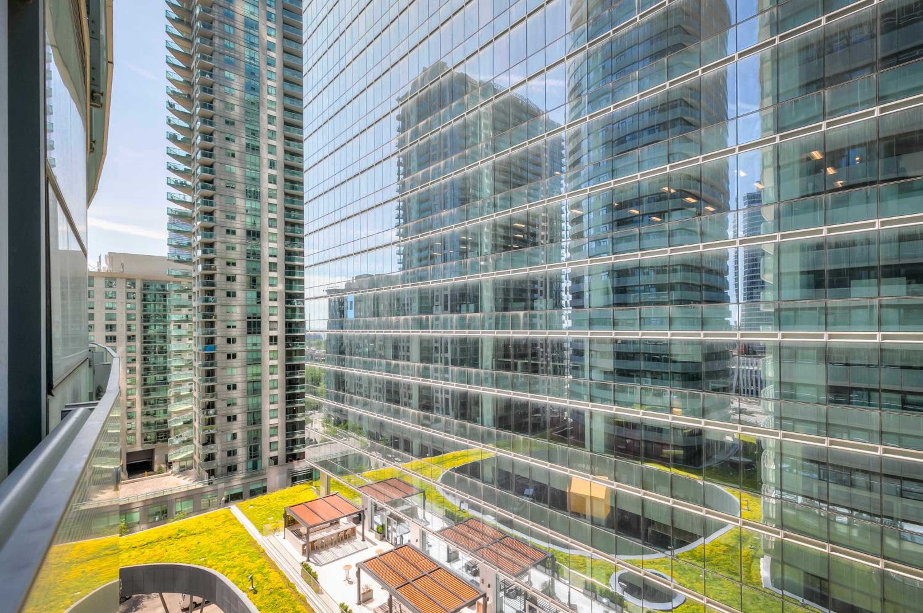 StayToronto - The York Suites