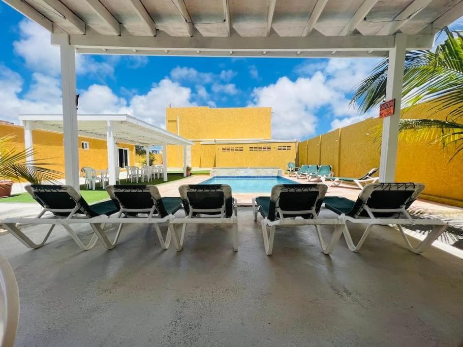 The Gold Vacation Apartments & Villa Aruba