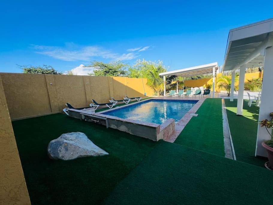 The Gold Vacation Apartments & Villa Aruba
