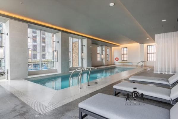 Spectacular Skyline Views - Downtown Montreal - Luxury Condo & Penthouse