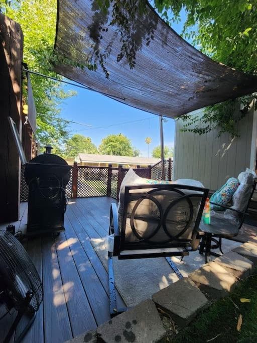 1BD 1BA tiny house with in-unit washer and dryer near Kaiser