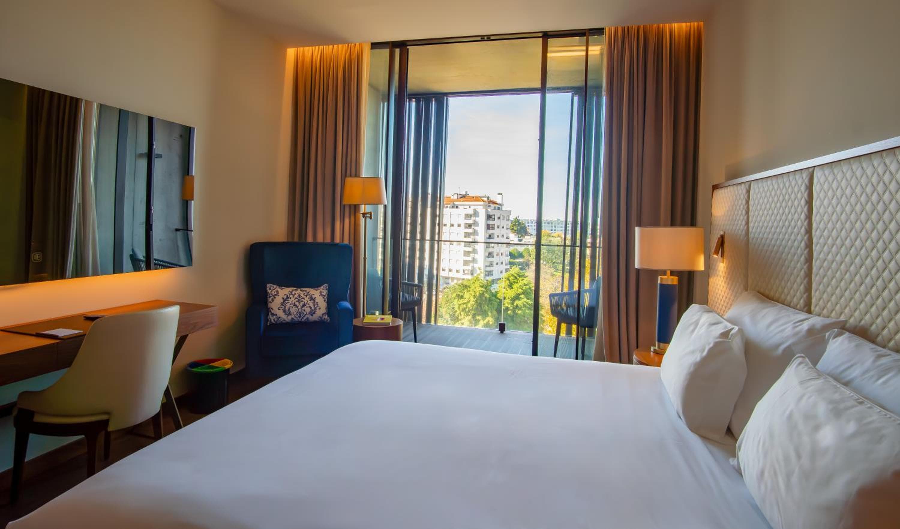 Boeira Garden Hotel Porto Gaia, Curio Collection by Hilton