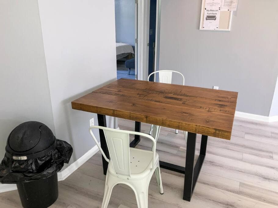 Corporate Retreat - Stylish 2BR Condo with Pool, Balcony & Fast Wi-Fi, Minutes from Downtown Wilmington