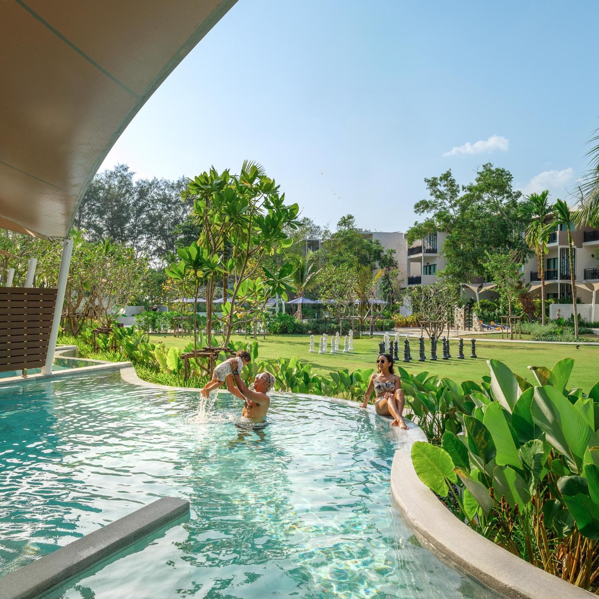 Le Meridien Phuket Mai Khao Beach Resort
