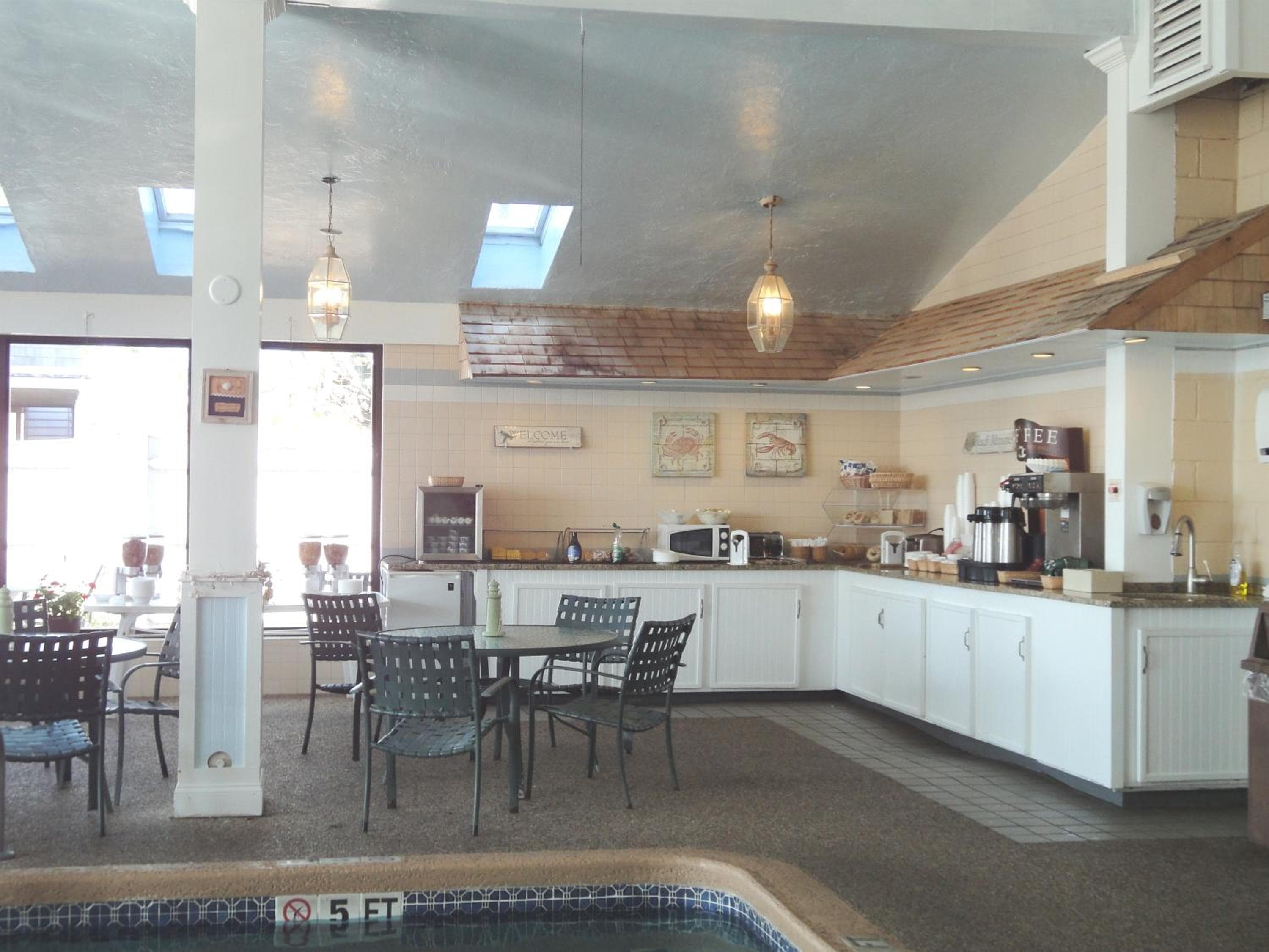 Hyannis Travel Inn