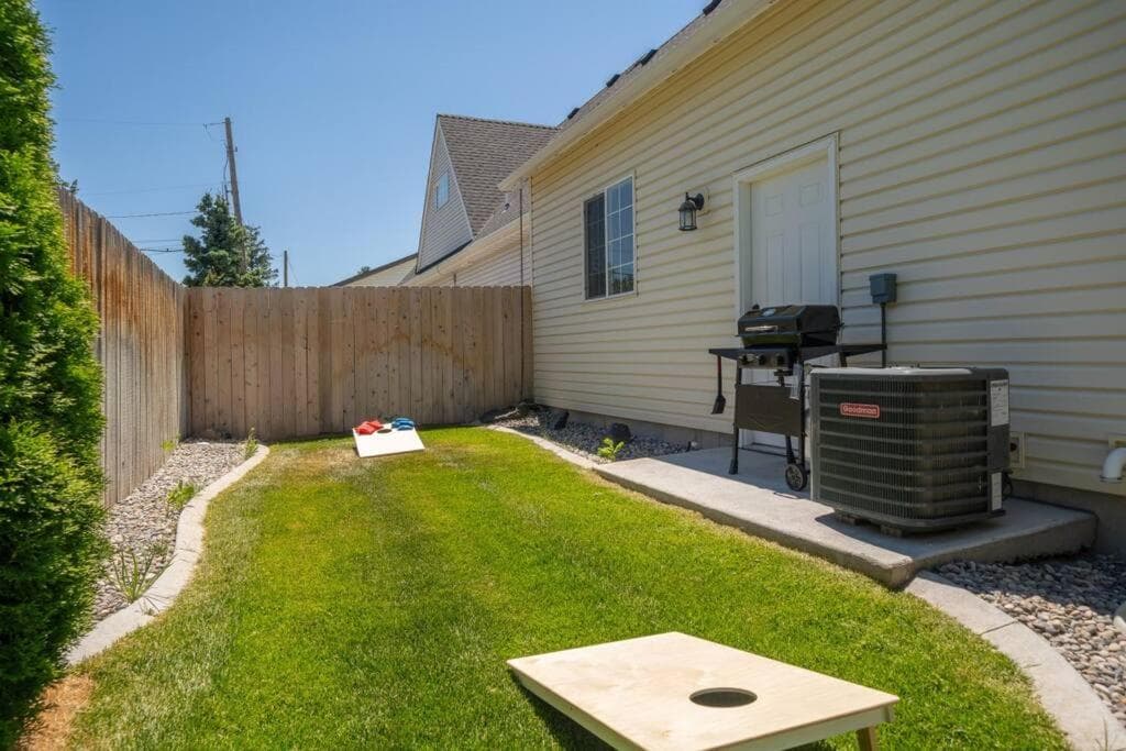 Rexburg Cottage - Brand New Neighborhood Downtown