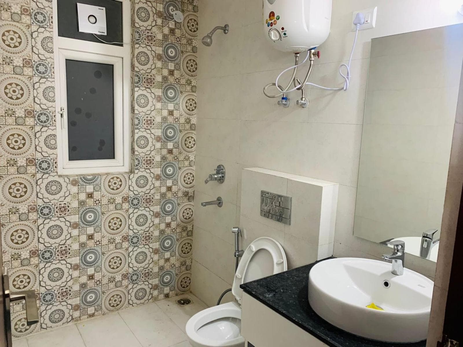 Flat in Wave estate