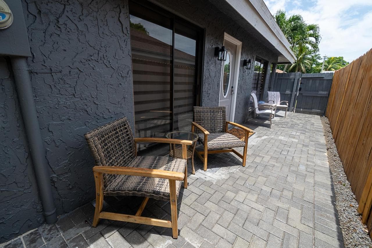 Spacious 2BR Retreat Fast WiFi Self Check-in- Watch FIFA World Cup in Comfort