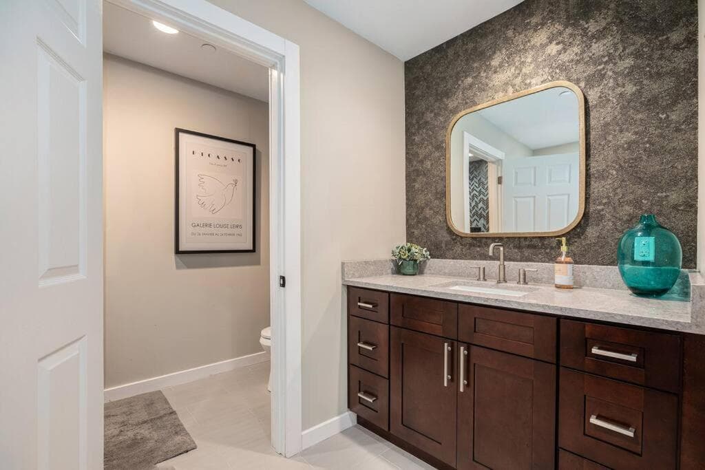 Private room with Kitchen & Bath 4